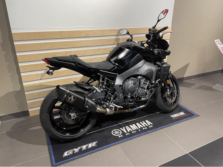 YAMAHA MT-10