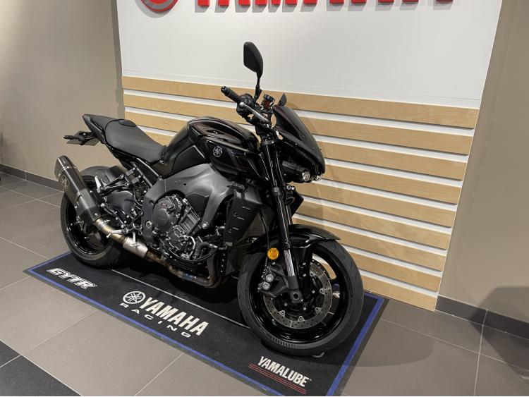 YAMAHA MT-10