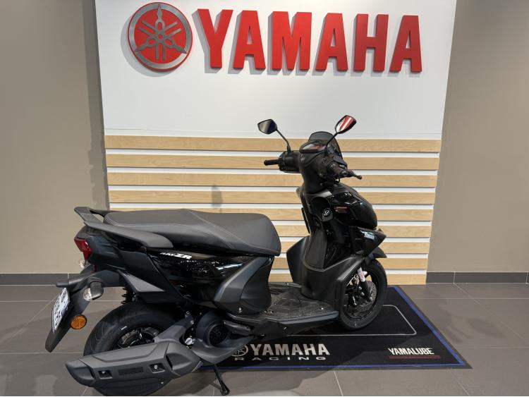 YAMAHA RayZR 125