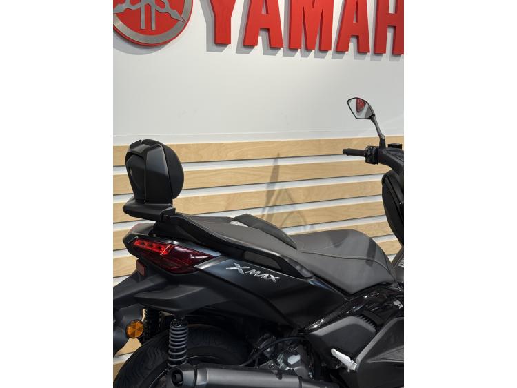YAMAHA XMAX 300 Tech Max
