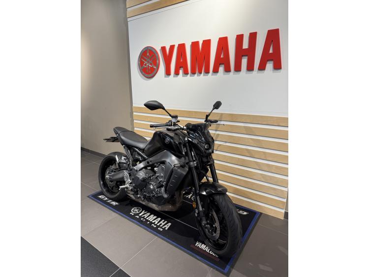 YAMAHA MT-09