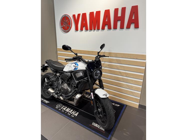 YAMAHA XSR 700