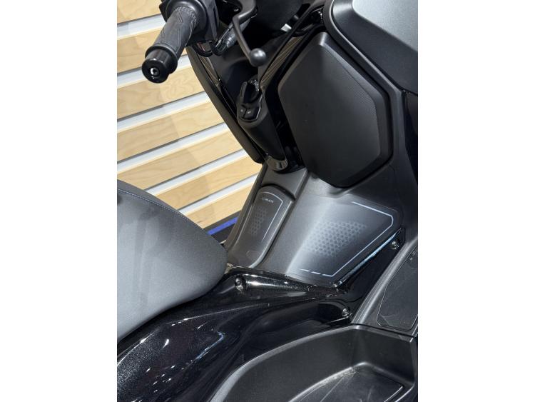 YAMAHA XMAX 125