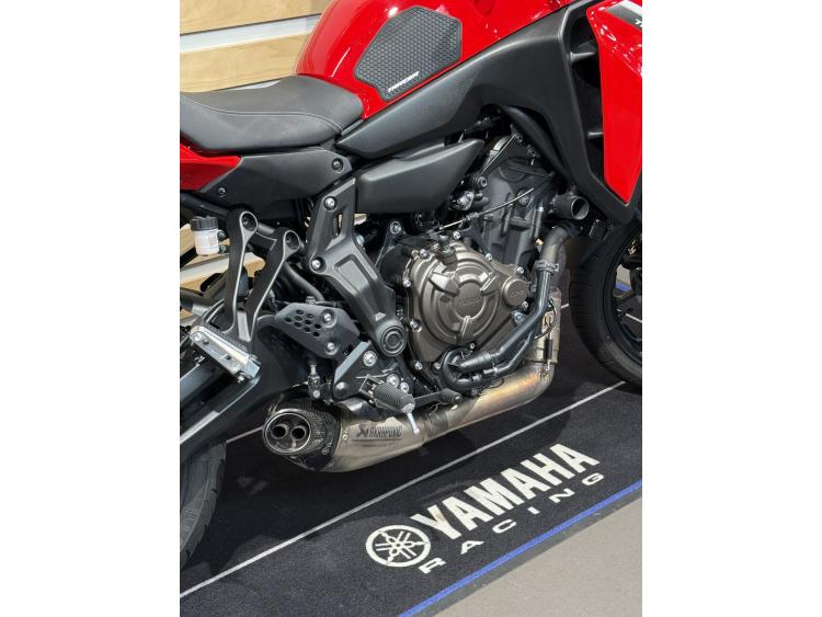 YAMAHA TRACER 7
